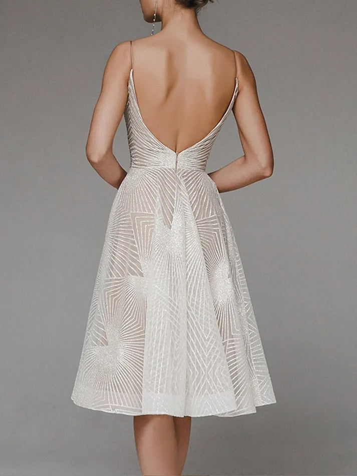 Lara | Elegant open-back dress