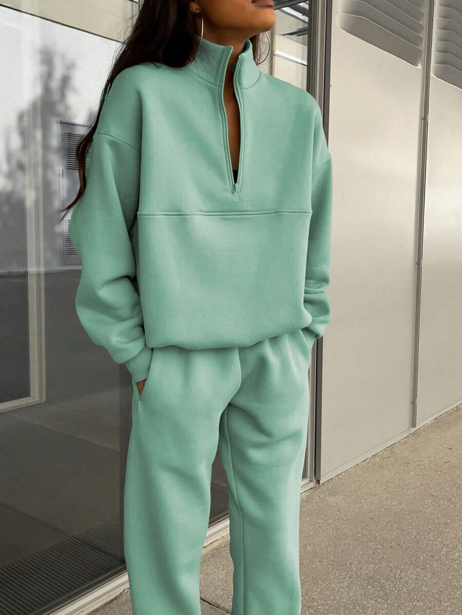 VIVID | Chic High-Collar Tracksuit for Effortless Style