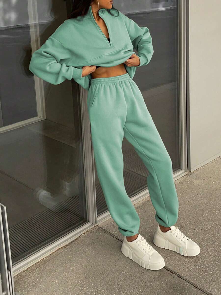 VIVID | Chic High-Collar Tracksuit for Effortless Style